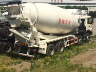 L'attrezzatura di miscelazione del cemento dell'euro II di 8×4 371 HP, camion ha montato la betoniera con la carrozza HW76