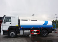 Camion cisterna dell'acqua/GPL di capacità di 9 CBM con il tipo di azionamento di LHD base di ruota di 4600mm