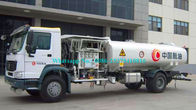 il camion di scopo speciale di 6x6 Howo/rifornimento di carburante di aviazione trasporta 18000L su autocarro 20000L 25000L