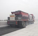 Capacità del saltatore dell'attrezzatura 12m3 di manutenzione delle strade del carro armato dell'asfalto di BEIBEN 8.5m3/camion sincrono del sigillatore del chip