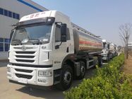 12 camion cisterna dell'olio dei carrai FAW J5M 8x4 con il motore CA6DK1 e la trasmissione VELOCE