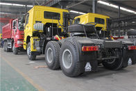 Camion giallo del trattore di Sinotruk Howo 6x4 con il motore WD615 e la carrozza HW76