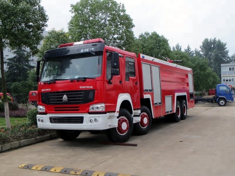 24 camion del pompiere della schiuma dell'acqua di tonnellata 8x4, motore pesante di serie del camion dei vigili del fuoco D10 di salvataggio