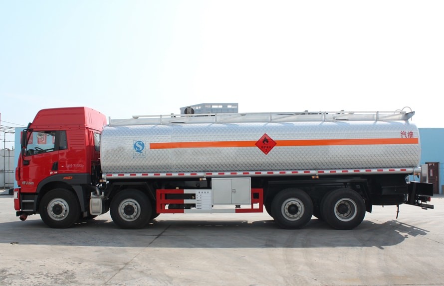 Capacità del camion cisterna 30cbm dell'olio del acciaio al carbonio FAW J6 8x4 una garanzia di anno