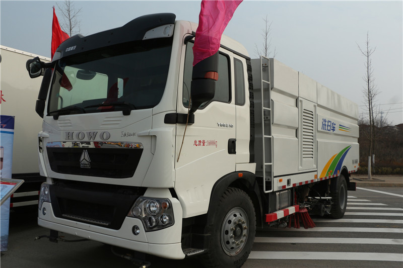 Camion della spazzatrice del veicolo della spazzatrice stradale di ZZ1187K501GE HOWO con la pompa idraulica ad alta pressione