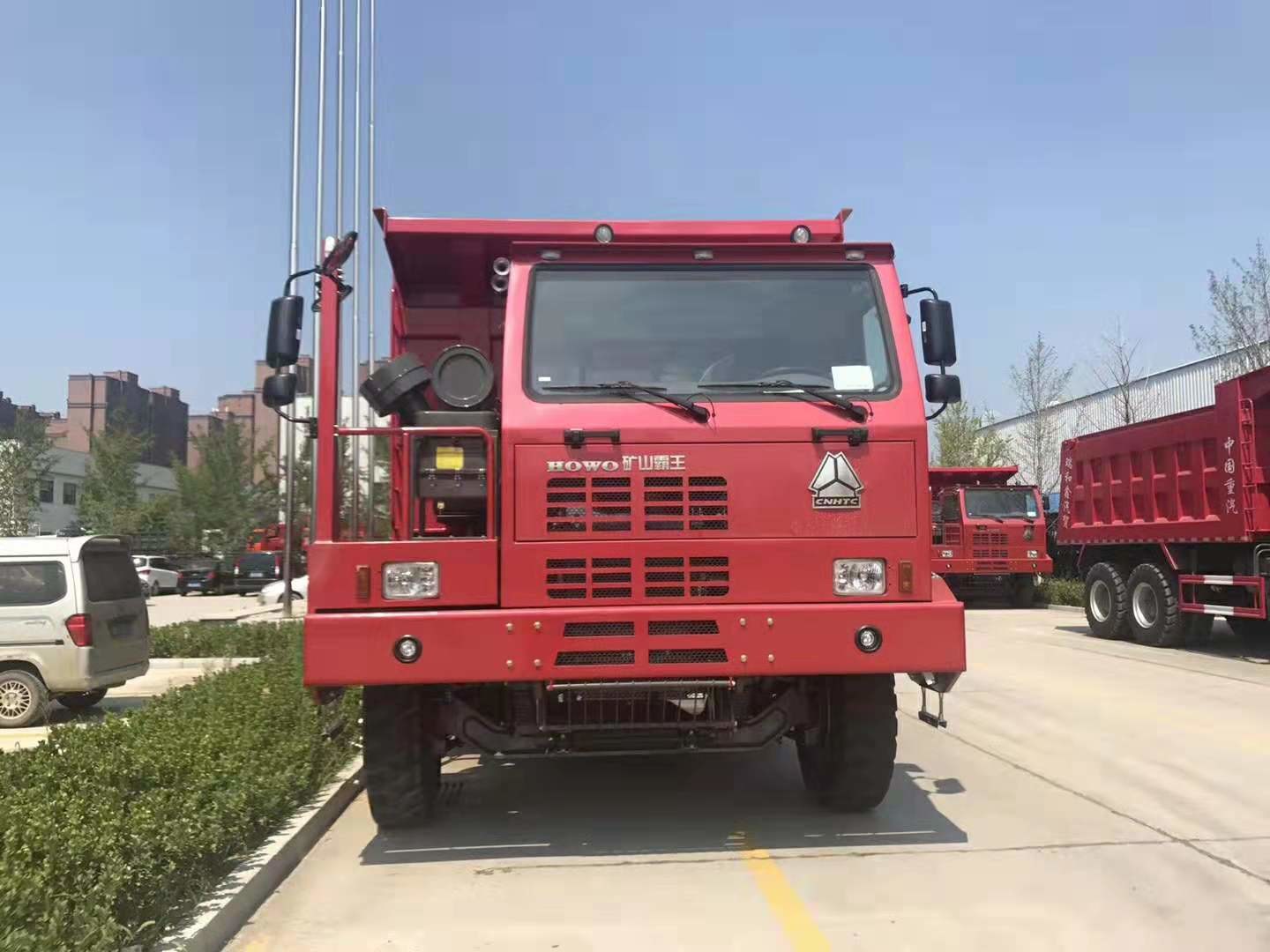 Autocarro con cassone ribaltabile pesante di estrazione mineraria di colore rosso 6*4/tipo trasmissione manuale 30 tonnellate di autocarro a cassone