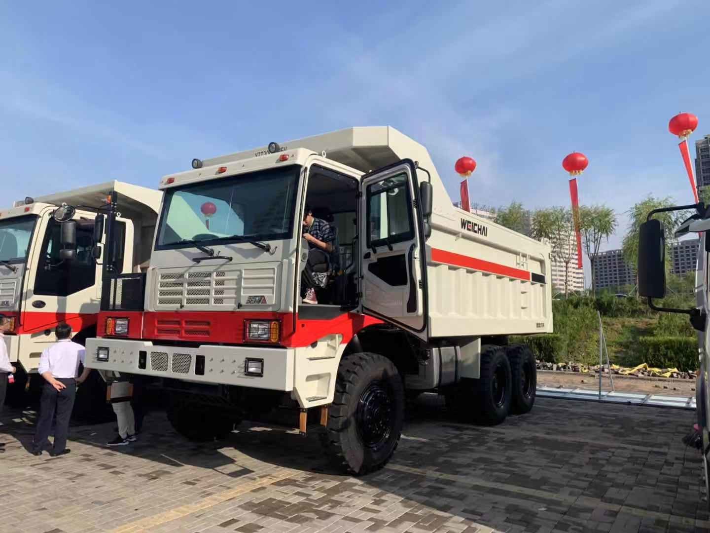 Autocarro con cassone ribaltabile di estrazione mineraria della ruota di tonnellata 10 di Weichai 90 420 3800 dell'interasse dell'euro 2 di cavalli vapore