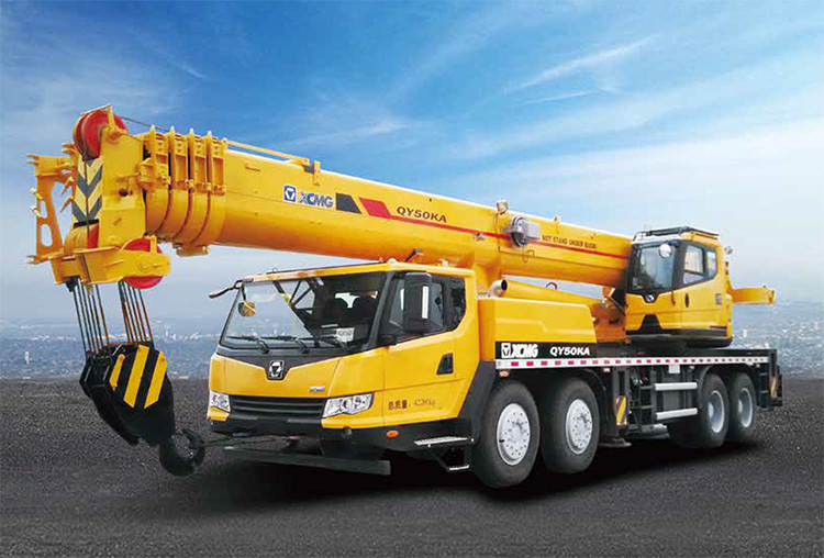 XCMG QY50KA camion mobile idraulico di Rc di 50 tonnellate con velocità 85km/h di viaggio della gru 58.1m