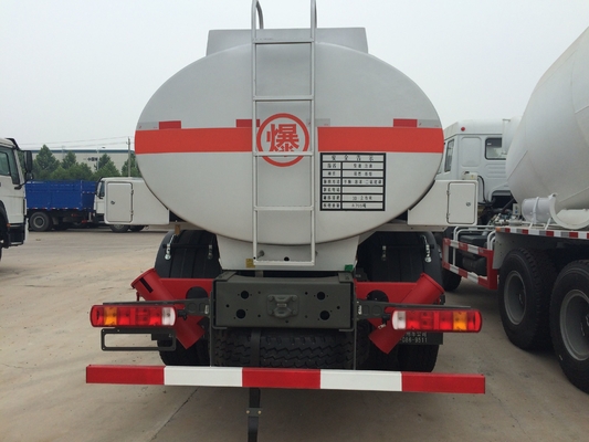 SINOTRUK HOWO 28000L RHD Camione cisterna 8x4 6x4 12 pneumatici