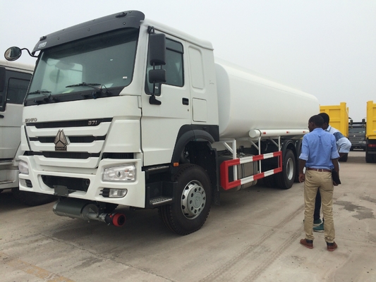 SINOTRUK HOWO 28000L RHD Camione cisterna 8x4 6x4 12 pneumatici