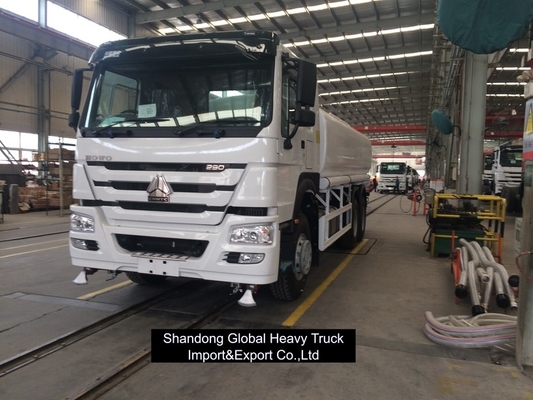 HOWO 4X2 Fuel Truck 8m3 8000 Litri Diesel Oil Fuel Tanker Truck in vendita