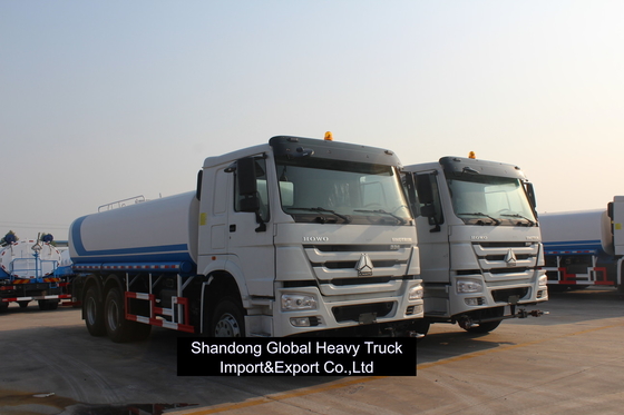HOWO 4X2 Fuel Truck 8m3 8000 Litri Diesel Oil Fuel Tanker Truck in vendita