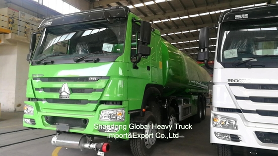 Sinotruk HOWO 8*4 Camion con serbatoio di carburante 12 ruote Camion petrolifero 30000L Camion con distributore