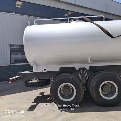 Sinotruk HOWO 6X4 20000 L 25000 L Cargo petroliero Camion petrolifero Camion cisterna di combustibile