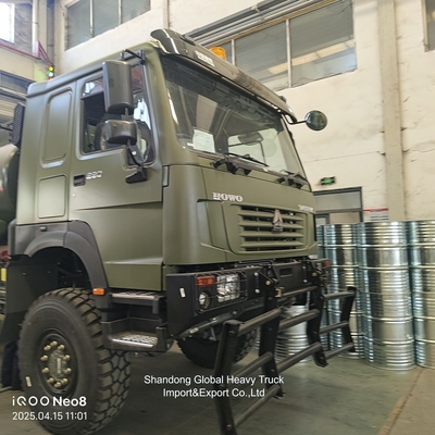 Cisterna di combustibile per il trasporto di petrolio HOWO Cisterna di carburanti con basso prezzo HOWO 4X4 Cisterna di carburanti