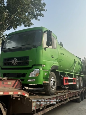 HOWO 371HP 6*4 Camion aspiratore di acque reflue in condizioni nuove per una raccolta efficiente