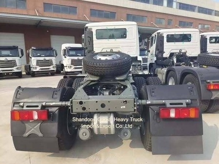 Marchio cinese famoso Sinotruk HOWO Camion pesante HOWO 6*4 Camion trattore con 410 CV
