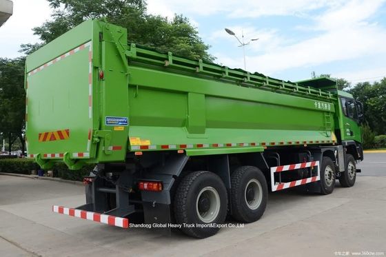 Autocarro con cassone ribaltabile per carichi pesanti HOHO 8x4 con telaio rinforzato con motore da 420 CV ed elevata capacità di carico utile per l'estrazione mineraria della Tanzania