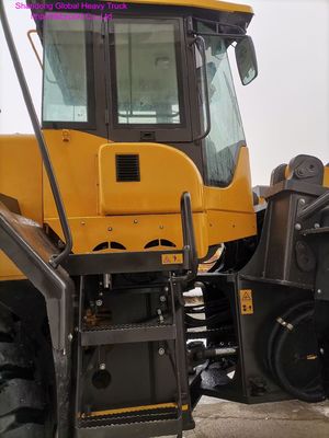 XCMG XC958 Pala gommata da 5,5 tonnellate con benna da 3,2 m³ e potenza motore di 162 kW