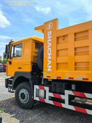 Autocarro ribaltabile Shacman F3000 6×4 con portata di 25-30 tonnellate, per impieghi gravosi e telaio in acciaio ad alta resistenza