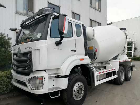 300-400 CV Maximum Horsepower Concrete Mixer Truck con tamburo in acciaio resistente all'usura e progettazione efficiente