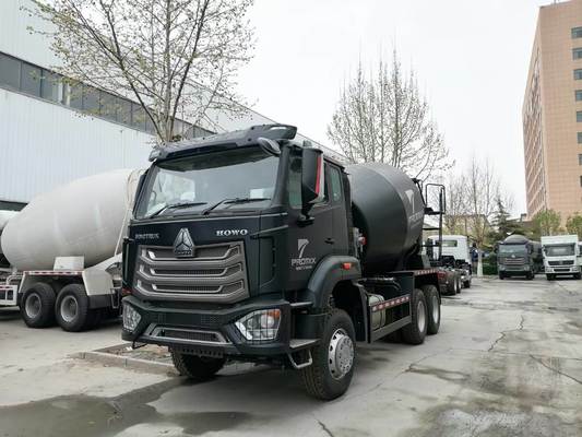 Sinotruk HOWO 6X4 Camione miscelatore di calcestruzzo da 12 m3 con carico utile di 30 T e motore da 300-400 CV