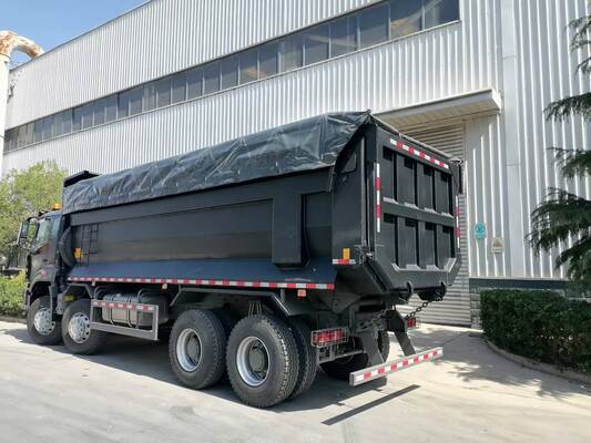 Autobetoniera HOWO ricondizionata da 10 metri cubi con motore da 371 CV per la consegna di calcestruzzo a costi contenuti