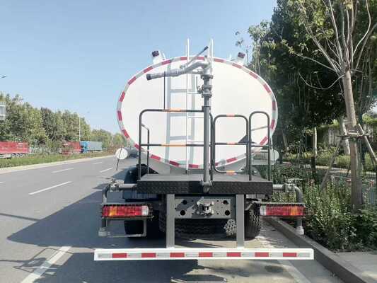 HOWO Sprinkler stradale Cisterna d'acqua Camion di acqua Bowser Camion prezzo di fabbrica