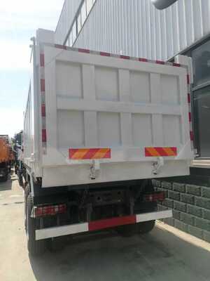 Autocarro robusto usato Sinotruk HOWO Nx 440HP 6X4 per esigenze gravose