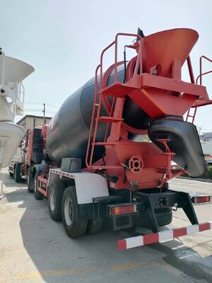 Buon Prezzo Sinotruk HOWO 10cbm/6*4/Costruzione Miscelazione/Veicoli/7000litri Camion Miscelatore Cemento/Calcestruzzo Mobile