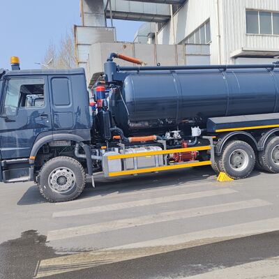 HOWO 15CBM Camion aspiratore aspiratore di acque reflue a vuoto con ruota motrice 6*4 e scarico idraulico per la pulizia delle cisterne settiche