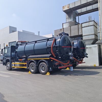 Camion di aspirazione delle acque reflue sottovuoto COMEO 15CBM con ruota motrice 6*4 e potenza 251-350 CV per la pulizia delle fosse settiche