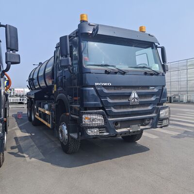 HOWO 15CBM Camion aspiratore aspiratore di acque reflue a vuoto con tipo di azionamento 6×4 e potenza del motore di 266 CV per la pulizia dei rifiuti municipali e industriali