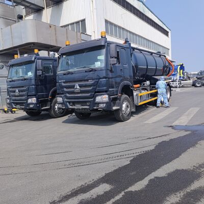 HOWO 15CBM Camion aspiratore a vuoto con tipo di azionamento 6×4 e motore da 336 CV per la pulizia dei serbatoi settici e il trasporto dei fanghi