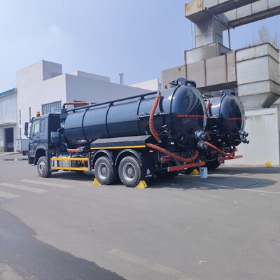 HOWO 15CBM Camion aspiratore a vuoto con tipo di azionamento 6×4 e motore da 336 CV per la pulizia dei serbatoi settici e il trasporto dei fanghi