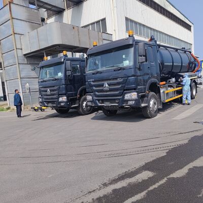 HOWO 15CBM Camion aspiratore a vuoto con 6×4 azionamento e motore da 336 CV per la pulizia delle cisterne settiche e dei rifiuti industriali
