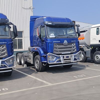 Camion trattore Howo NX 6×4 con motore da 380 CV e sospensioni a balestra per carichi pesanti per il trasporto di carichi pesanti