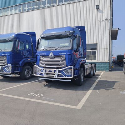 Camion trattore Howo NX 6×4 con motore da 380 CV e telaio per carichi pesanti per il trasporto di carichi pesanti