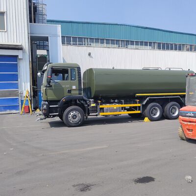 HOWO TX 6×4 camion serbatoio dell'acqua con 15-20 CBM di capacità e pompa ad alta pressione per il controllo della polvere e l'irrigazione