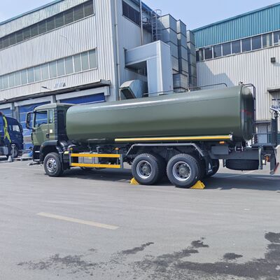 HOWO TX 6×4 camion cisterna d'acqua con carico utile di 20 tonnellate e standard di emissioni Euro 2 per la pulizia stradale e il controllo della polvere