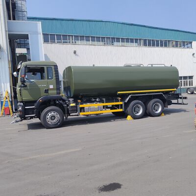 HOWO TX 6×4 camion cisterna d'acqua con carico utile di 20 tonnellate e standard di emissioni Euro 2 per la pulizia stradale e il controllo della polvere
