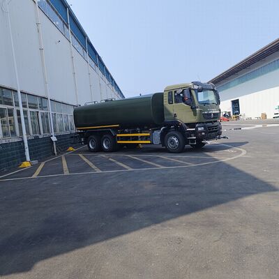 HOWO TX 6×4 camion cisterna d'acqua con carico utile di 20 tonnellate e standard di emissioni Euro 2 per la pulizia stradale e il controllo della polvere