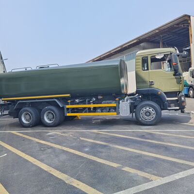 HOWO TX 6×4 camion serbatoio dell'acqua con 15-20 CBM di capacità e pompa ad alta pressione per il controllo della polvere e l'irrigazione