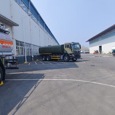 HOWO TX 6×4 camion serbatoio dell'acqua con carico utile 20T per la soppressione della polvere stradale e pulizia municipale