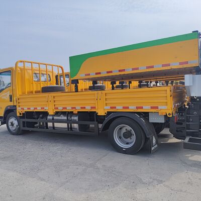 HOWO 4×2 Diesel Engine Crash Cushion Truck con sistema di controllo idraulico e design modulare di assorbimento di energia per la sicurezza stradale