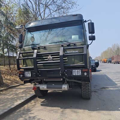 HOWO 8×8 60000L Fuel Tank Truck con motore da 371 CV per il trasporto di carburante pesante