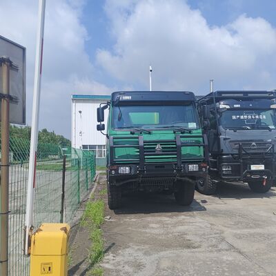 HOWO 6×4 camion cisterna dell'acqua con capacità di 20.000L, motore da 371 CV e serbatoio in acciaio al carbonio per pulizia stradale e soppressione della polvere
