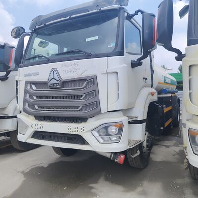 HOWO NX 6×4 CNG Fuel Tank Truck con motore da 400 CV e capacità di distribuzione del carburante di 25.000 litri