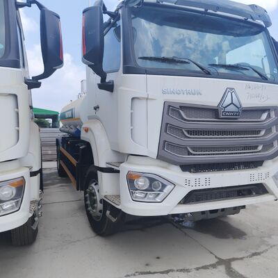 HOWO NX 6×4 CNG Fuel Tank Truck con motore da 400 CV e carico utile da 20 tonnellate per il trasporto di diesel e benzina