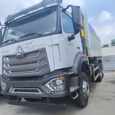 Autocarro con cassone ribaltabile per carichi pesanti HOHO NX 6×4 con motore da 400 CV e carico utile di 25-35 tonnellate per attività minerarie e edilizie
